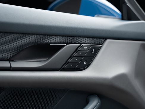 Used 2022 Porsche Taycan 4S image 51