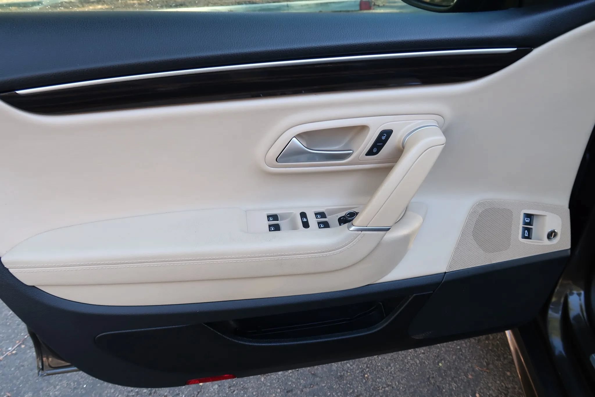 Used 2017 Volkswagen CC R-Line Executive FWD image 17