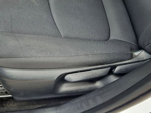 Used 2022 Toyota Corolla LE FWD image 21