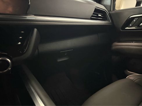 Used 2026 Chevrolet Tahoe Premier AWD/4WD image 21