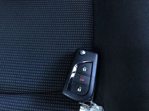 Certified 2025 Toyota RAV4 LE AWD/4WD image 31