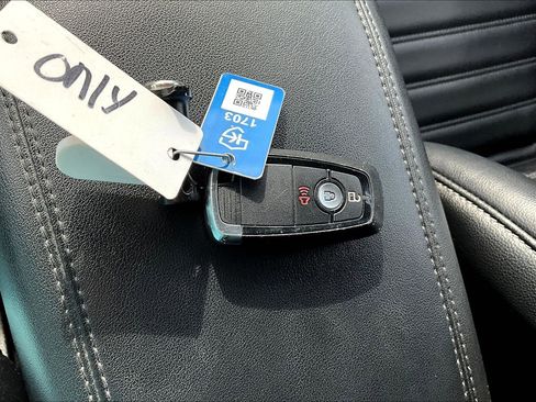 Used 2023 Ford Edge SEL image 12