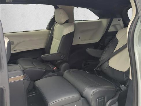 New 2026 Toyota Sienna Platinum image 23