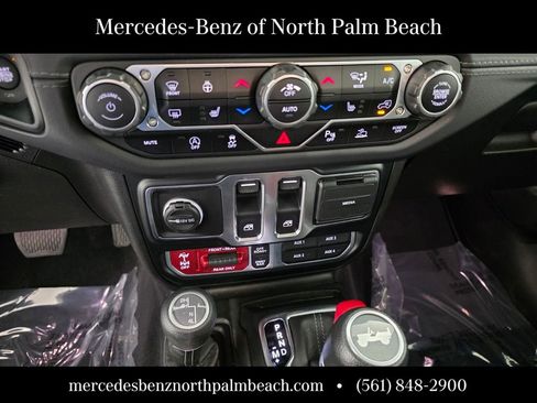 Used 2024 Jeep Wrangler Rubicon w/ Technology Group AWD/4WD image 20