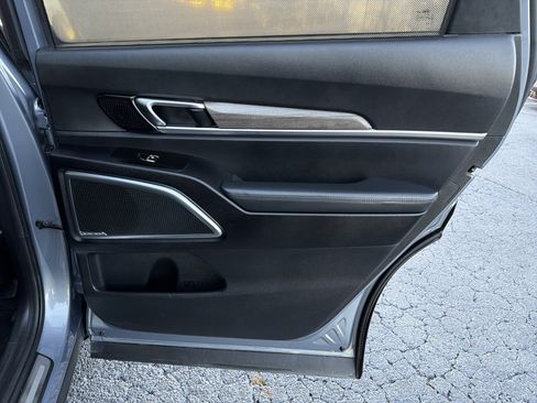 Used 2020 Kia Telluride SX image 16