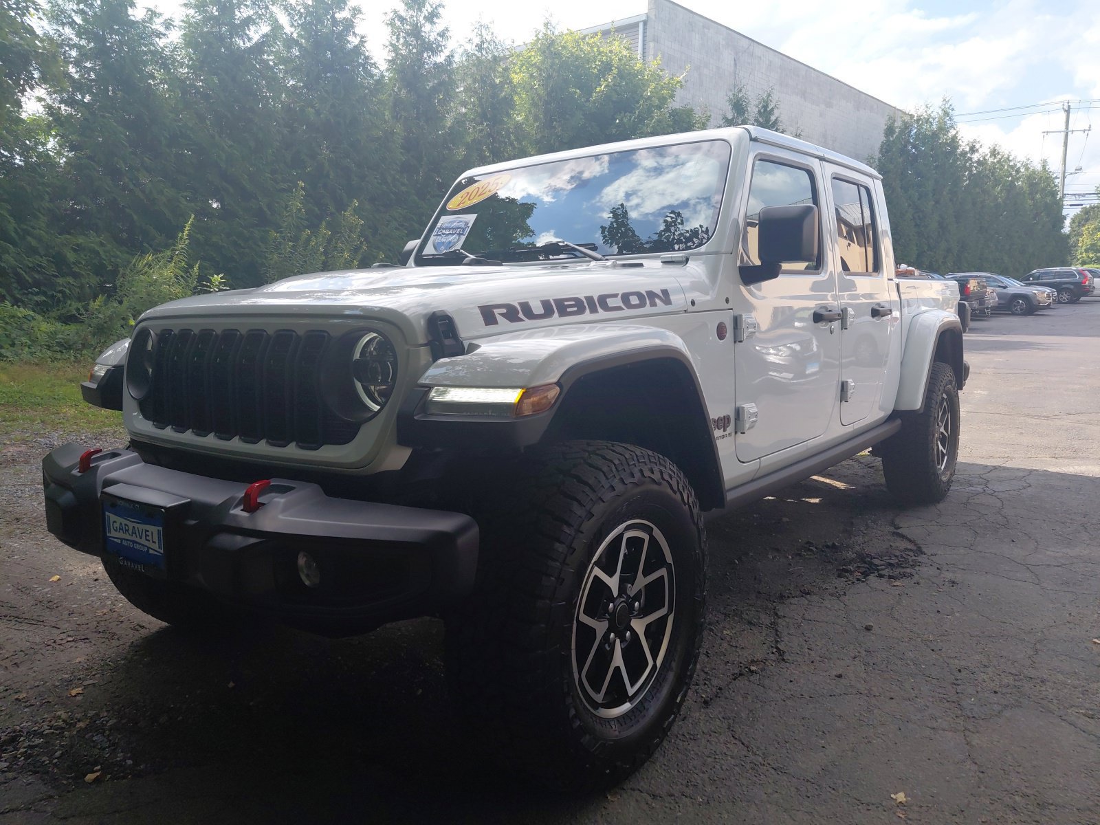 Used 2025 Jeep Gladiator Rubicon w/ Convenience Group AWD/4WD image 22
