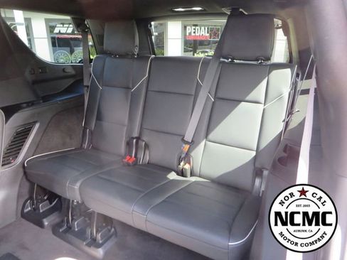 Used 2023 Cadillac Escalade Premium Luxury AWD/4WD image 46