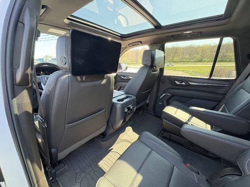 Used 2024 GMC Yukon Denali w/ Denali Reserve Package AWD/4WD image 19