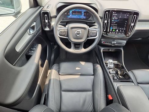 Used 2024 Volvo XC40 B5 Plus w/ Climate Package AWD/4WD image 7