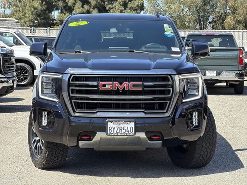 Used 2022 GMC Yukon XL AT4 w/ AT4 Premium Package AWD/4WD image 2