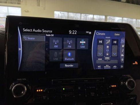 Used 2021 Toyota Highlander Limited image 16