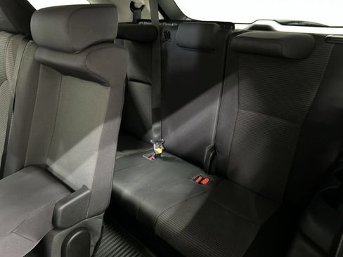 Used 2022 Toyota Highlander LE AWD/4WD image 20
