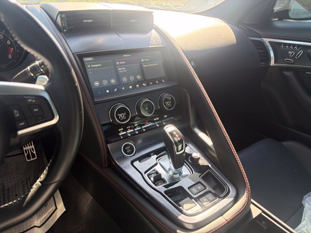 Used 2020 Jaguar F-TYPE R AWD/4WD image 8