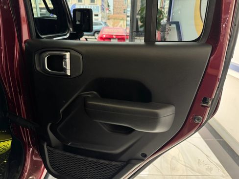 Used 2022 Jeep Wrangler Unlimited Sport AWD/4WD image 26