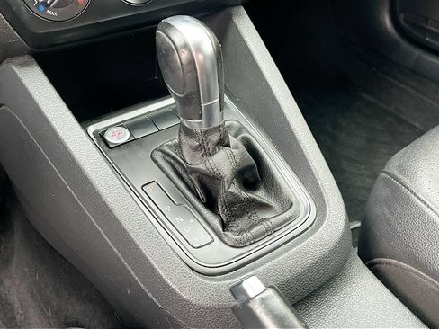 Used 2017 Volkswagen Jetta SE FWD image 15