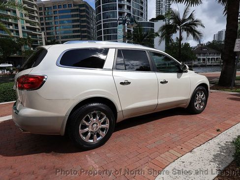 Used 2011 Buick Enclave CXL image 19