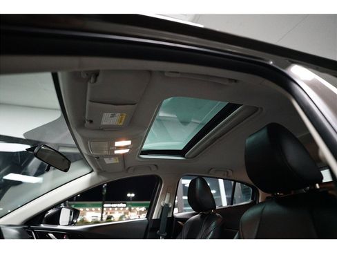 Used 2014 MAZDA MAZDA3 i Grand Touring image 14