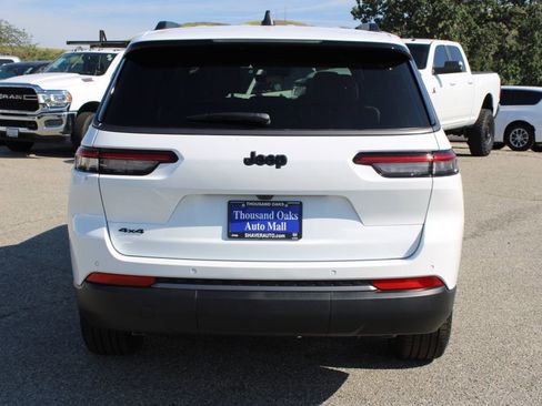 New 2026 Jeep Grand Cherokee L Limited w/ Limited Altitude Package AWD/4WD image 5