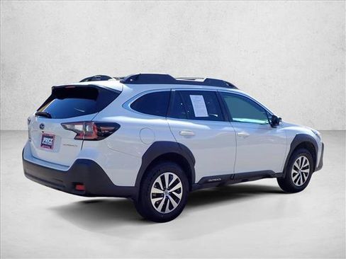 Used 2024 Subaru Outback Premium AWD/4WD image 4