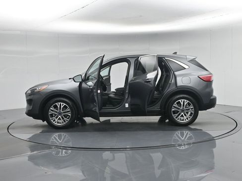 Certified 2022 Ford Escape SEL AWD/4WD image 37