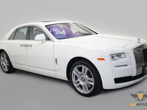 Used 2016 Rolls-Royce Ghost image 2