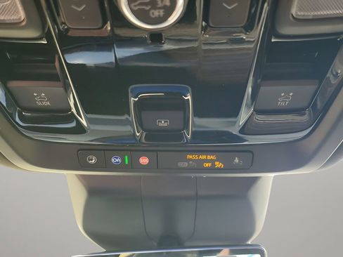 Certified 2025 Cadillac Escalade Premium Luxury image 46