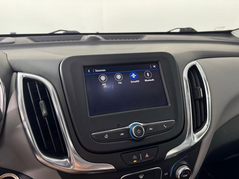Used 2022 Chevrolet Equinox LS AWD/4WD image 17