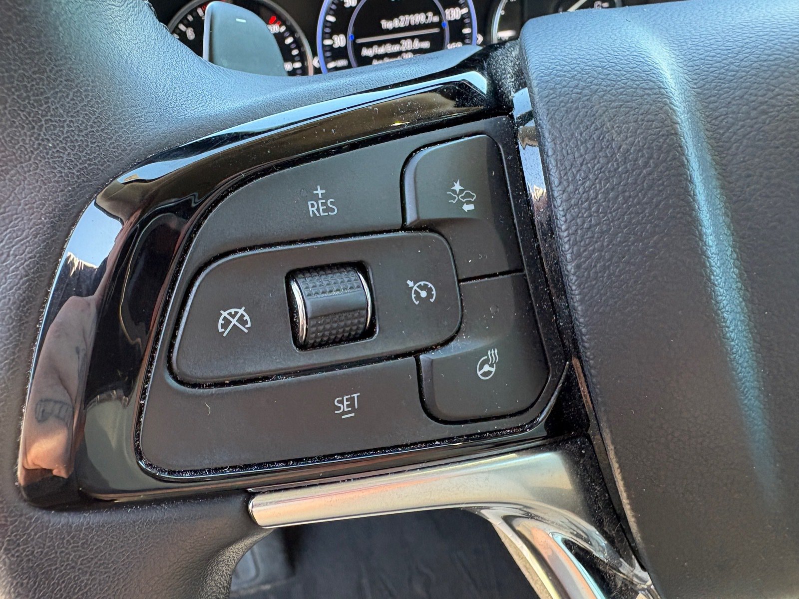 Used 2023 Buick Enclave Premium FWD image 18