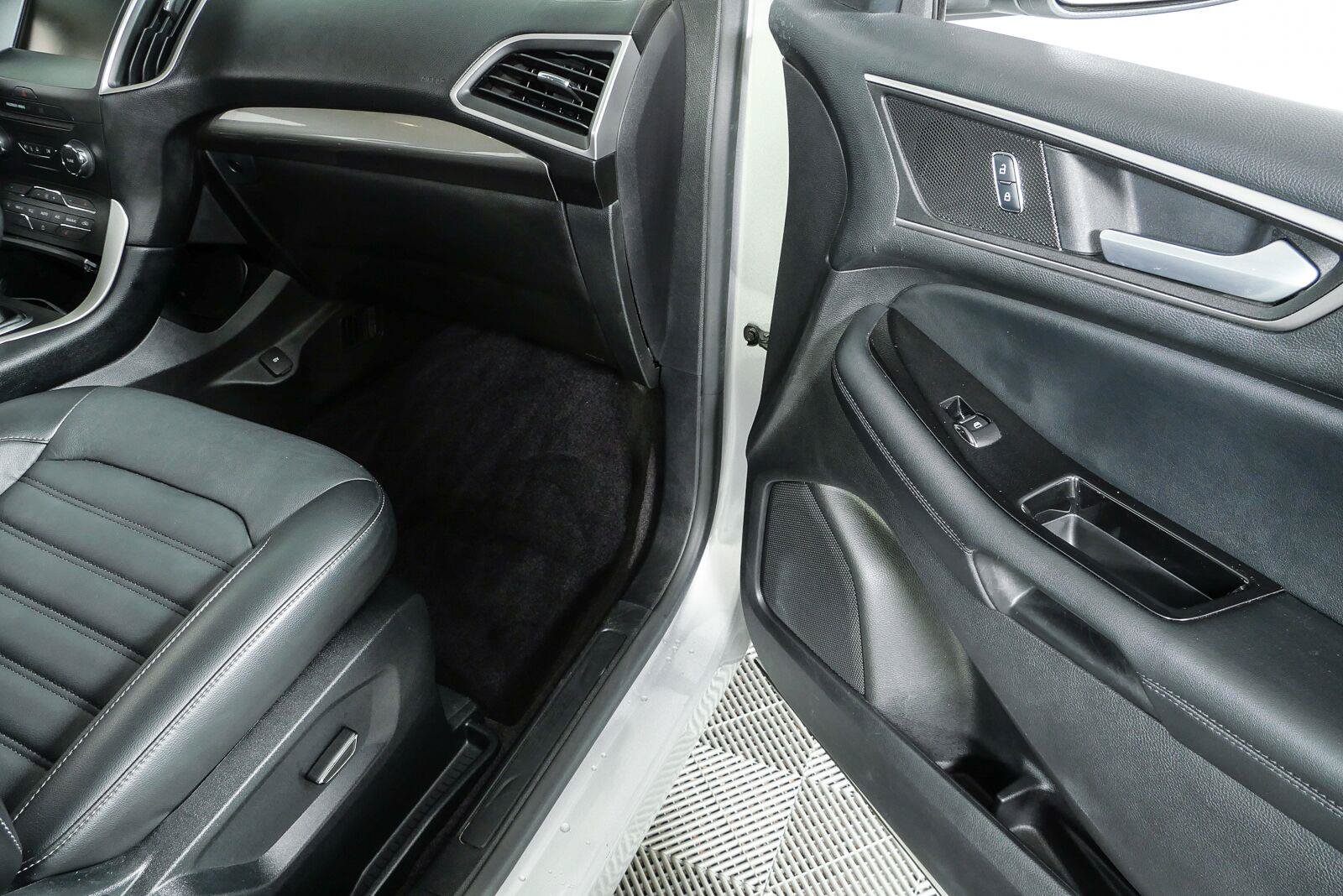 Used 2015 Ford Edge SEL w/ Equipment Group 201A FWD image 22