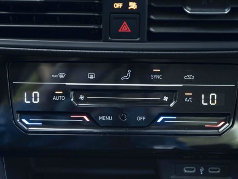 Certified 2025 Volkswagen Jetta S FWD image 30
