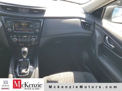 Used 2018 Nissan Rogue SV FWD image 26