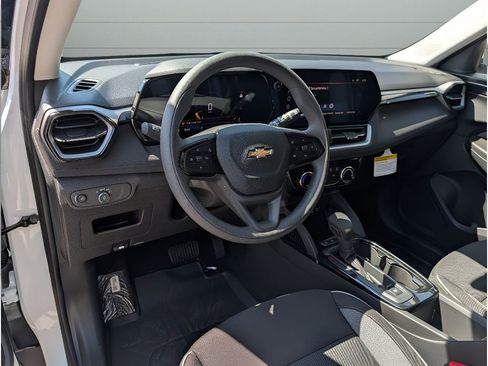 New 2026 Chevrolet TrailBlazer LT w/ Driver Confidence Package FWD image 16