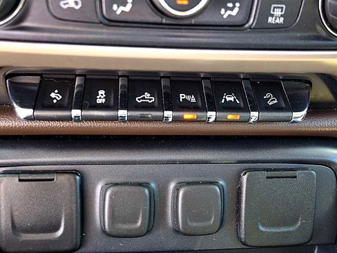 Used 2016 GMC Sierra 1500 Denali w/ Enhanced Driver Alert Package image 30