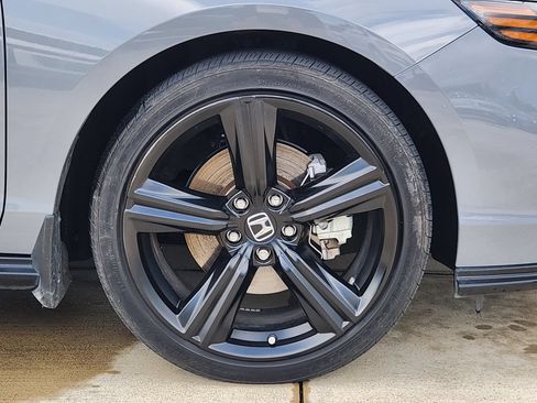Used 2024 Honda Accord Sport image 12
