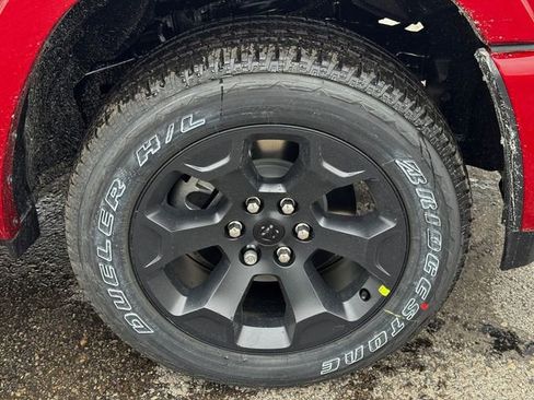 New 2026 RAM 1500 4x4 Crew Cab image 9