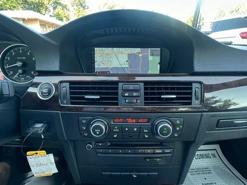 Used 2011 BMW 335i xDrive Sedan AWD/4WD image 16