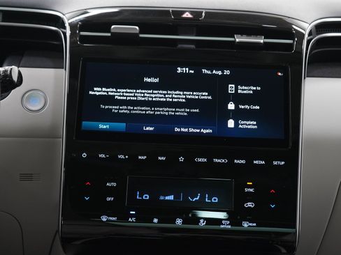Certified 2024 Hyundai Tucson Limited AWD/4WD image 18