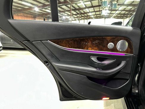 Used 2017 Mercedes-Benz E 400 4MATIC Wagon image 56