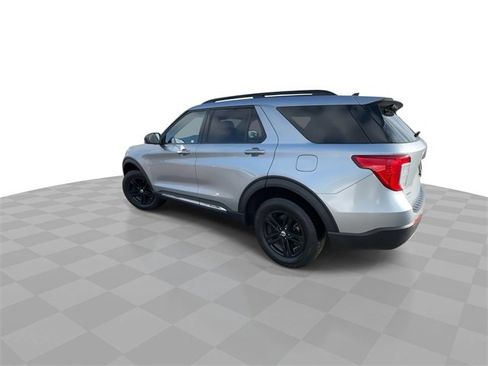 Used 2023 Ford Explorer XLT w/ Equipment Group 202A image 6