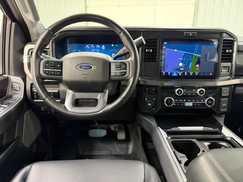 Used 2025 Ford F550 4x4 Crew Cab Super Duty image 19