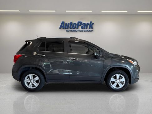 Used 2020 Chevrolet Trax LT w/ Driver Confidence Package AWD/4WD image 8