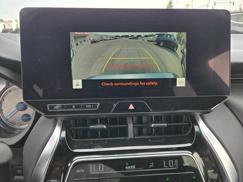 Certified 2023 Toyota Venza XLE AWD/4WD image 14