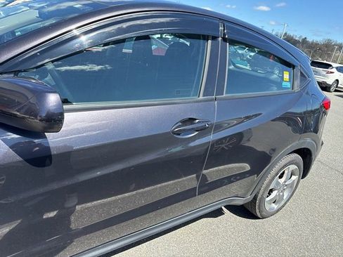 Used 2018 Honda HR-V LX image 7