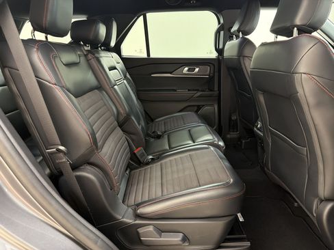 Certified 2025 Ford Explorer ST-Line w/ ST-Line Street Pack AWD/4WD image 31