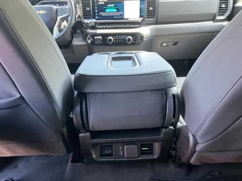Used 2025 Chevrolet Silverado 1500 LT AWD/4WD image 33