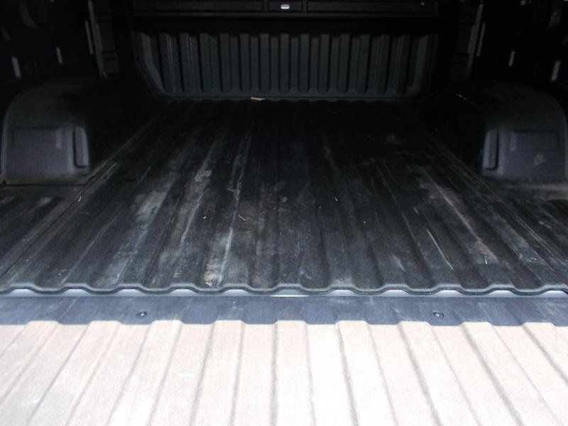 Used 2021 Chevrolet Silverado 1500 Custom Trail Boss w/ LPO, Dark Essentials Package AWD/4WD image 17