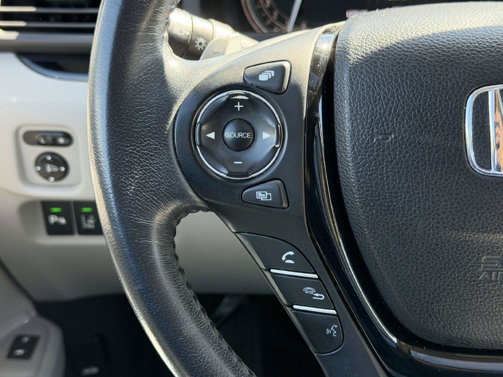 Used 2017 Honda Pilot Touring image 9
