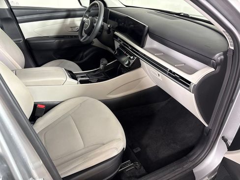Used 2025 Hyundai Tucson SEL FWD image 17