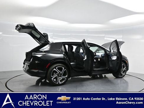 New 2025 Chevrolet Equinox EV LT image 4