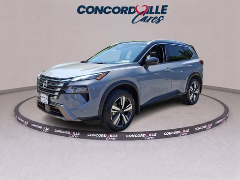Certified 2025 Nissan Rogue SL w/ SL Premium Package AWD/4WD image 4